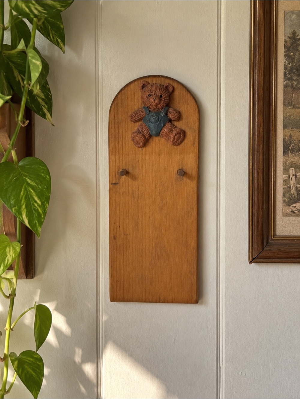 Vintage Teddy Bear Wooden Key Holder Wall Organizer 90s Cottage Decor
